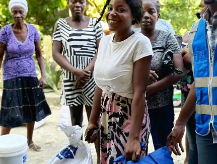 Distribution of disaster relief kit in Haiti 