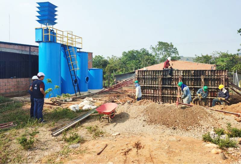 Construction of a potable water treatment system in Colombia